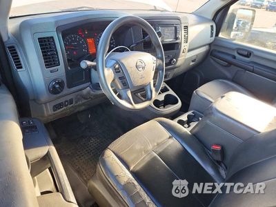 Zdjęcie 8 z 13 samochodu: 2018 NISSAN NV 2500 HD SV VIN:1N6BF0KY1JN816176 - miniatura