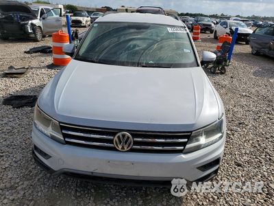 Piąte zdjęcie samochodu w środku: 2019 VOLKSWAGEN TIGUAN VIN:3VV3B7AX8KM029212 - miniatura