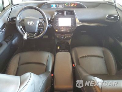 Zdjęcie 8 z 13 samochodu: 2021 TOYOTA PRIUS XLE VIN:JTDKAMFU1M3134849 - miniatura