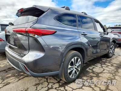 Trzecie zdjęcie samochodu z tyłu: 2023 TOYOTA HIGHLANDER HYBRID XLE VIN:5TDKBRCH5PS565408 - miniatura