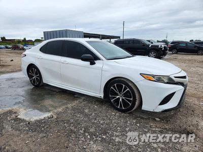 Czwarte zdjęcie samochodu z boku: 2019 TOYOTA CAMRY SE VIN:4T1B11HK3KU768581 - miniatura