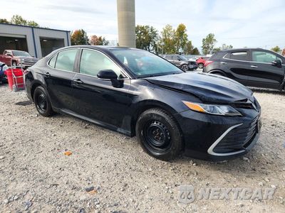 Czwarte zdjęcie samochodu z boku: 2022 TOYOTA CAMRY LE VIN:4T1C31AK2NU582849 - miniatura