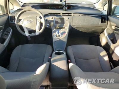 Zdjęcie 8 z 12 samochodu: 2012 TOYOTA PRIUS THREE VIN:JTDKN3DU7C5511723 - miniatura