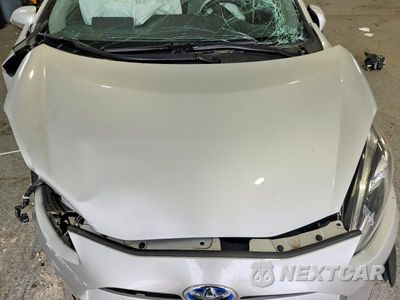 Zdjęcie 11 z 12 samochodu: 2018 TOYOTA PRIUS C ONE VIN:JTDKDTB36J1600376 - miniatura