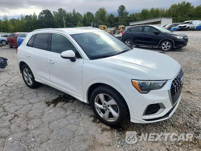 Czwarte zdjęcie samochodu z boku: 2020 AUDI Q3 PREMIUM VIN:WA1AECF33L1076670 - miniatura