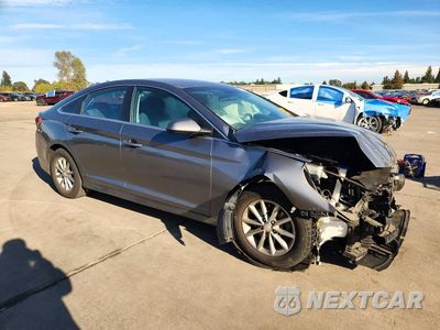 Czwarte zdjęcie samochodu z boku: 2019 HYUNDAI SONATA SE VIN:5NPE24AF5KH747075 - miniatura