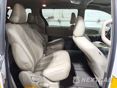Zdjęcie 11 z 14 samochodu: 2013 TOYOTA SIENNA XLE 8-PASSENGER VIN:5TDYK3DCXDS387484 - miniatura