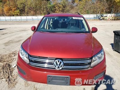 Piąte zdjęcie samochodu w środku: 2016 VOLKSWAGEN TIGUAN S VIN:WVGBV7AX5GW033951 - miniatura