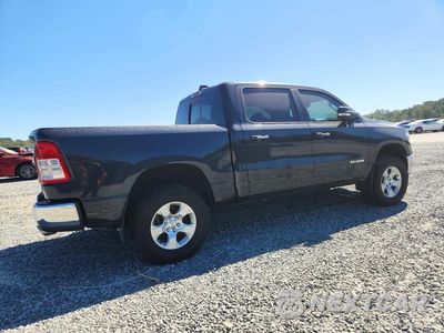 Trzecie zdjęcie samochodu z tyłu: 2020 RAM 1500 BIG HORN/LONE STAR VIN:1C6SRFFT7LN212735 - miniatura