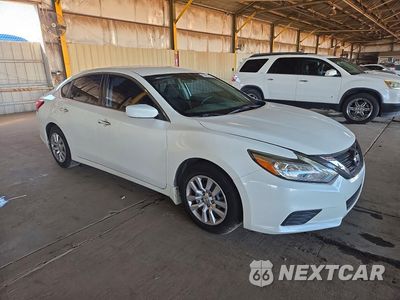 Czwarte zdjęcie samochodu z boku: 2017 NISSAN ALTIMA 2.5 S VIN:1N4AL3AP0HN312669 - miniatura