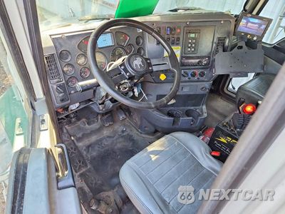 Zdjęcie 8 z 13 samochodu: 2016 MACK GU713 ROLL-OFF CONTAINER TRUCK VIN:1M2AX33C3GM010740 - miniatura