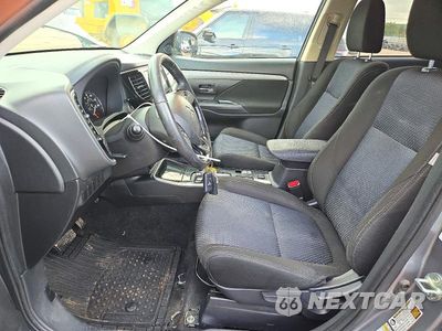 Zdjęcie 7 z 12 samochodu: 2018 MITSUBISHI OUTLANDER SE VIN:JA4AZ3A39JZ017049 - miniatura