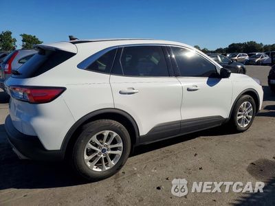 Trzecie zdjęcie samochodu z tyłu: 2022 FORD ESCAPE SE VIN:1FMCU0G63NUB99035 - miniatura