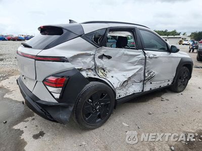Trzecie zdjęcie samochodu z tyłu: 2026 HYUNDAI KONA SEL SPORT VIN:KM8HF3ABXTU445938 - miniatura