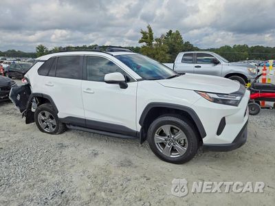 Czwarte zdjęcie samochodu z boku: 2025 TOYOTA RAV4 XLE VIN:2T3W1RFV6SC307249 - miniatura