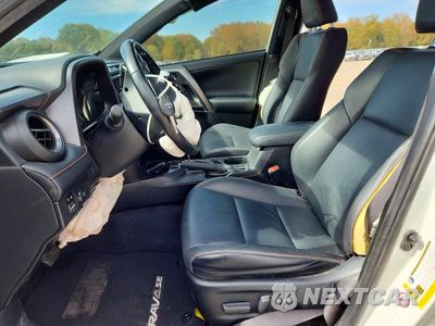 Zdjęcie 7 z 13 samochodu: 2017 TOYOTA RAV4 SE VIN:JTMNFREV0HJ717422 - miniatura