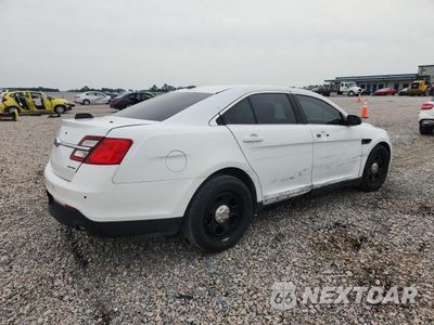 Trzecie zdjęcie samochodu z tyłu: 2018 FORD TAURUS POLICE INTERCEPTOR VIN:1FAHP2L81JG141525 - miniatura