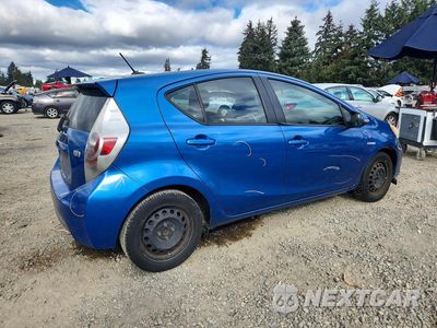 Trzecie zdjęcie samochodu z tyłu: 2014 TOYOTA PRIUS C THREE VIN:JTDKDTB39E1562874 - miniatura