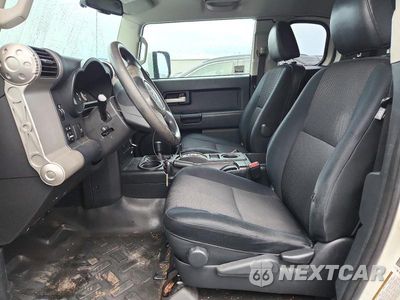 Zdjęcie 7 z 13 samochodu: 2010 TOYOTA FJ CRUISER BASE VIN:JTEBU4BF7AK070215 - miniatura