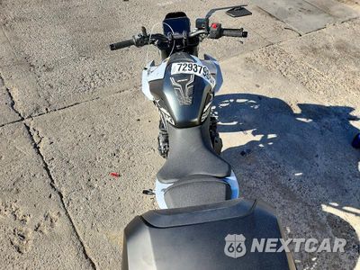 Zdjęcie 6 z 9 samochodu: 2024 SUZUKI GSX800 R VIN:JS1EM11B1R7100011 - miniatura