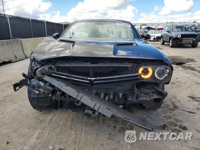 Piąte zdjęcie samochodu w środku: 2018 DODGE CHALLENGER SXT VIN:2C3CDZAG1JH334685 - miniatura