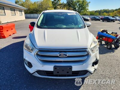 Piąte zdjęcie samochodu w środku: 2017 FORD ESCAPE SE VIN:1FMCU9GD4HUB71347 - miniatura