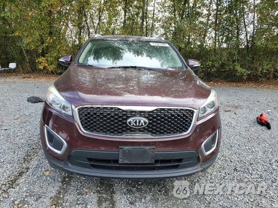 Piąte zdjęcie samochodu w środku: 2018 KIA SORENTO LX VIN:5XYPG4A30JG357684 - miniatura