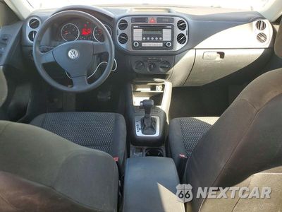 Zdjęcie 8 z 13 samochodu: 2009 VOLKSWAGEN TIGUAN S VIN:WVGAV75N89W500741 - miniatura