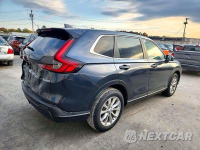 Trzecie zdjęcie samochodu z tyłu: 2024 HONDA CR-V EX VIN:2HKRS4H45RH479550 - miniatura