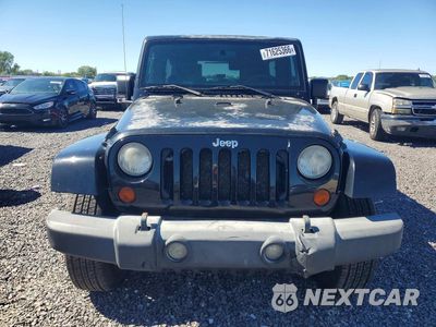 Piąte zdjęcie samochodu w środku: 2009 JEEP WRANGLER UNLIMITED SAHARA VIN:1J4GA591X9L732081 - miniatura