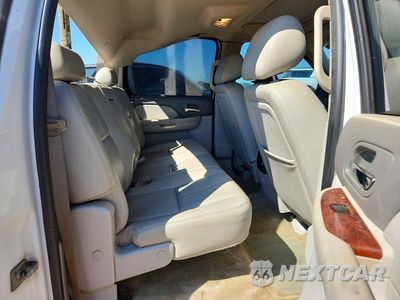 Zdjęcie 10 z 13 samochodu: 2010 CHEVROLET SILVERADO K1500 LTZ VIN:3GCRKTE3XAG140415 - miniatura
