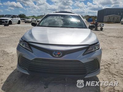 Piąte zdjęcie samochodu w środku: 2021 TOYOTA CAMRY LE VIN:4T1C11AKXMU596051 - miniatura