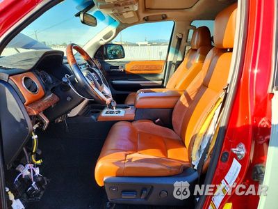 Zdjęcie 7 z 12 samochodu: 2014 TOYOTA TUNDRA CREWMAX PLATINUM VIN:5TFAY5F14EX392733 - miniatura