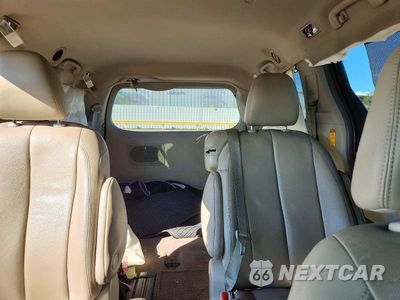 Zdjęcie 10 z 14 samochodu: 2014 TOYOTA SIENNA XLE 8-PASSENGER VIN:5TDYK3DC3ES466142 - miniatura