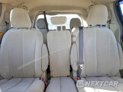 Zdjęcie 10 z 13 samochodu: 2011 TOYOTA SIENNA LE VIN:5TDKK3DC4BS114852 - miniatura