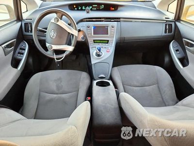 Zdjęcie 8 z 12 samochodu: 2015 TOYOTA PRIUS TWO VIN:JTDKN3DUXF0465161 - miniatura