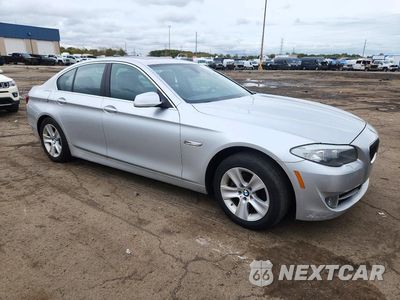 Czwarte zdjęcie samochodu z boku: 2013 BMW 528 XI VIN:WBAXH5C5XDD109797 - miniatura