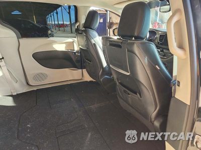 Zdjęcie 11 z 13 samochodu: 2017 CHRYSLER PACIFICA LIMITED VIN:2C4RC1GG2HR729996 - miniatura