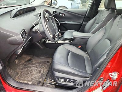 Zdjęcie 7 z 12 samochodu: 2017 TOYOTA PRIUS FOUR VIN:JTDKARFU3H3529120 - miniatura
