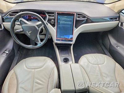 Zdjęcie 8 z 13 samochodu: 2013 TESLA MODEL S VIN:5YJSA1DP7DFP12788 - miniatura