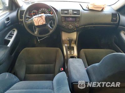 Zdjęcie 8 z 12 samochodu: 2005 HONDA ACCORD EX VIN:1HGCM56725A186422 - miniatura