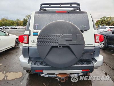 Zdjęcie 6 z 13 samochodu: 2010 TOYOTA FJ CRUISER BASE VIN:JTEBU4BF7AK070215 - miniatura