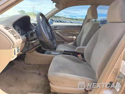 Zdjęcie 7 z 12 samochodu: 2002 HONDA CIVIC LX VIN:2HGES16572H513576 - miniatura