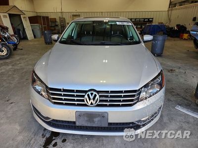 Piąte zdjęcie samochodu w środku: 2013 VOLKSWAGEN PASSAT SEL VIN:1VWCN7A36DC052895 - miniatura