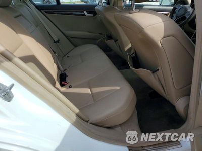 Zdjęcie 10 z 13 samochodu: 2013 MERCEDES-BENZ C 250 VIN:WDDGF4HB3DR268493 - miniatura