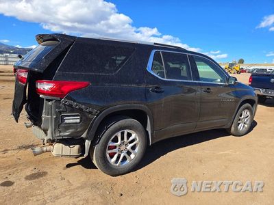 Trzecie zdjęcie samochodu z tyłu: 2018 CHEVROLET TRAVERSE LT VIN:1GNERGKWXJJ283855 - miniatura