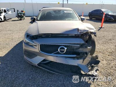 Piąte zdjęcie samochodu w środku: 2020 VOLVO S60 T5 MOMENTUM VIN:7JR102FK7LG041327 - miniatura