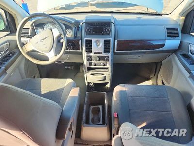 Zdjęcie 8 z 13 samochodu: 2010 CHRYSLER TOWN & COUNTRY TOURING VIN:2A4RR5D12AR347733 - miniatura