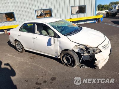 Czwarte zdjęcie samochodu z boku: 2013 TOYOTA COROLLA LE VIN:2T1BU4EE9DC107388 - miniatura