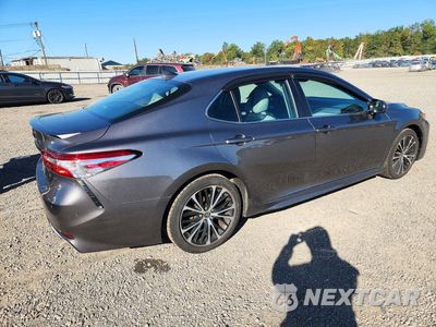 Trzecie zdjęcie samochodu z tyłu: 2020 TOYOTA CAMRY SE VIN:4T1G11AK4LU509082 - miniatura